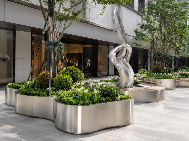 沙湾区不锈钢景观雕塑与金属花箱